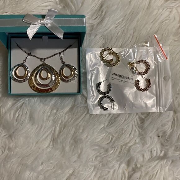 Jewelry Bundle: necklace/matching earrings & 3 pair open hoop earrings. - Picture 1 of 6